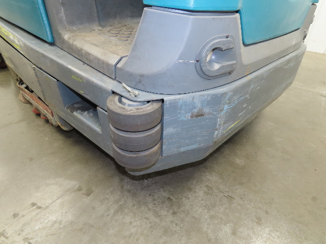 Tennant T17 Ride On Floor 46" Scrubber 36V Battery 1680 Hrs Needs Service