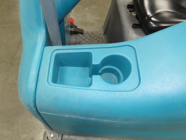 Tennant T17 Ride On Floor 46" Scrubber 36V Battery 1680 Hrs Needs Service