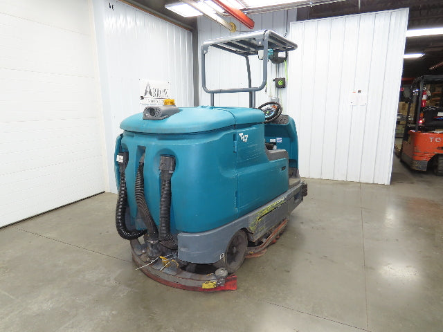 Tennant T17 Ride On Floor 46" Scrubber 36V Battery 1680 Hrs Needs Service