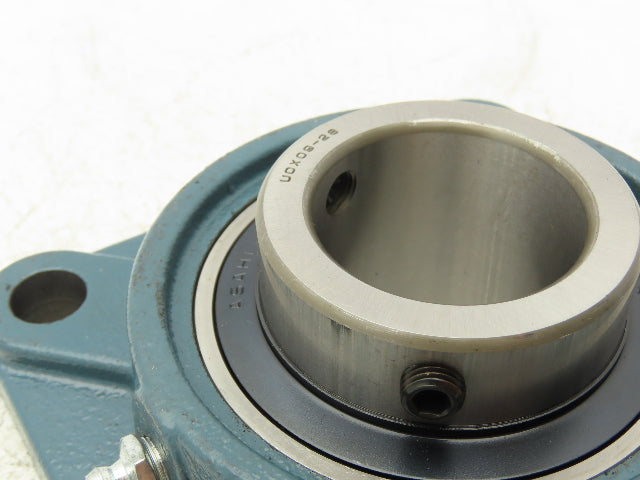 AMI UCFX09-28 Flange Mount Bearing Unit 1-3/4" Bore Cast Iron Set Screw Locking