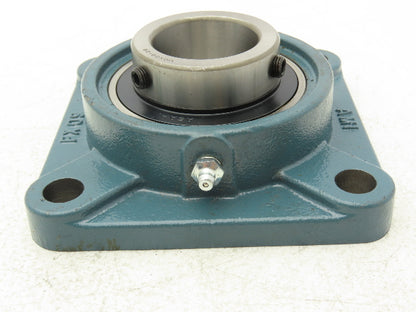 AMI UCFX09-28 Flange Mount Bearing Unit 1-3/4" Bore Cast Iron Set Screw Locking