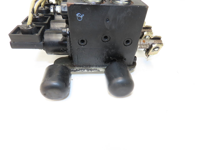 Linde L0009443761 Hydraulic 4-Lever Spool Valve Forklift Mast Control Off E32CL