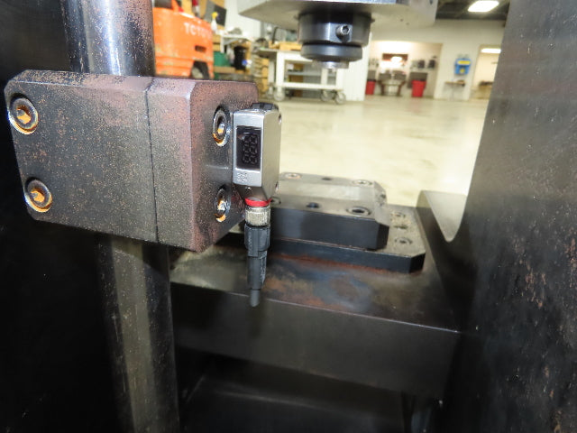 Tox Pneumohydraulic Punch Press 8 Ton 12mm Power Stroke 116 PSI 7cm Throat