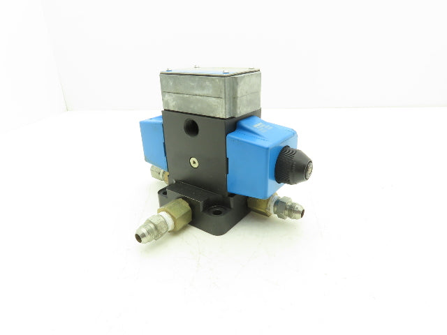 Vickers DG4S4W-012C-B-60 Hydraulic Directional Control Solenoid Valve 120V SAE 8