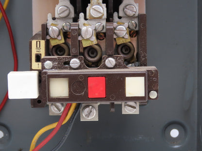 Cutler Hammer A10DGO Motor Starter Size 2 Bulletin A10 25Hp NEMA Enclosure