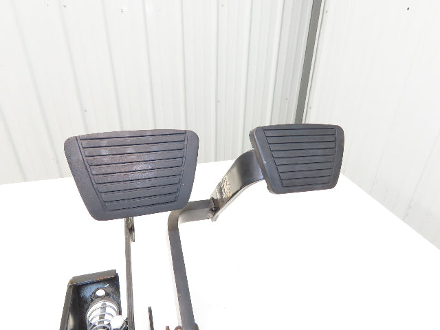 Caterpillar Forklift Accelerator & Brakle Pedal With Bracket Removed From 2C5000