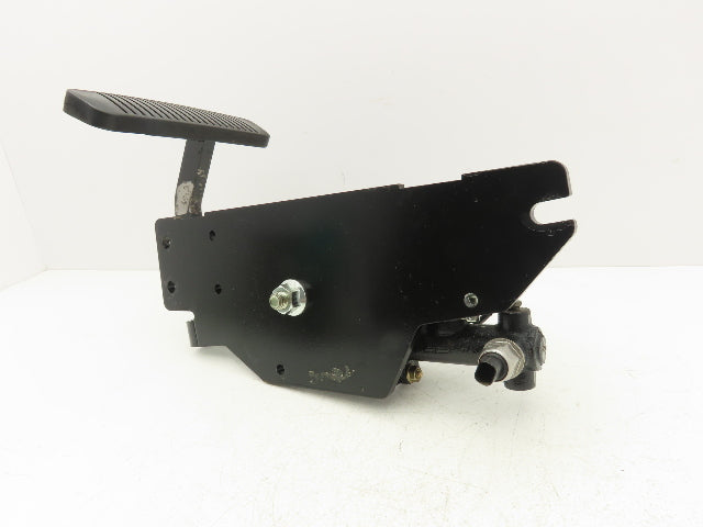 Yale ERC060VGN36TE085 Electric Forklift Brake Pedal Master Cylinder & Bracket