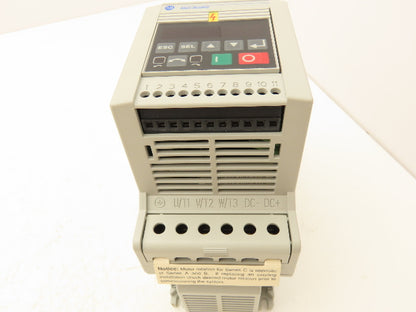 Allen Bradley 160BA03NPS1 Variable Speed AC Drive 0.75kW 1Hp 460VAC 3Ph Ser C