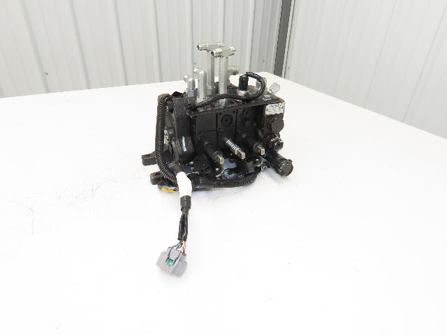 Raymond 67620-U3584-71 Hydraulic 3-Spool Forklift Mast Control Valve Off 4750C50