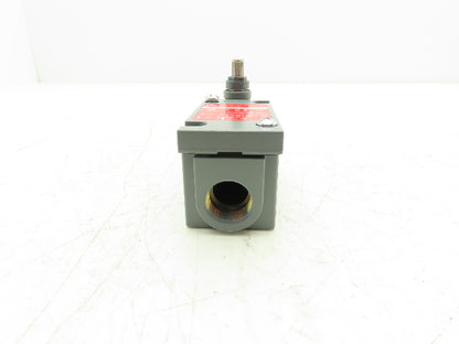 Allen Bradley 802T-ATPD Plug In Oiltight Limit Switch Roller Arm Spring Return