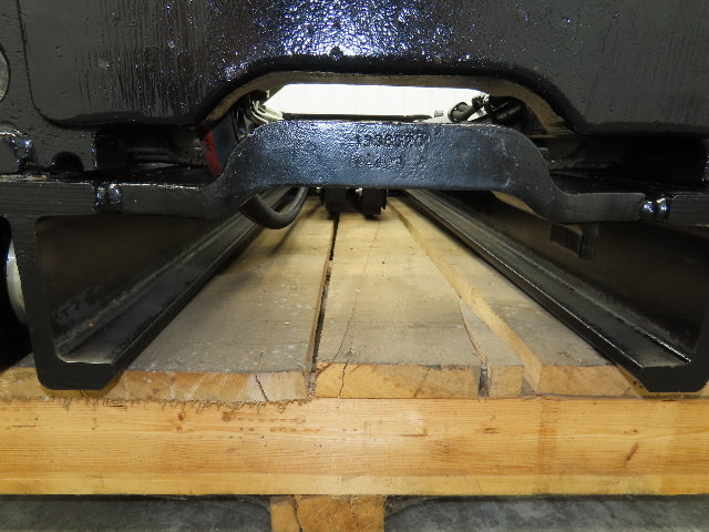 Yale Forklift Mast 3 Stage 4 Lever 181.7" Lift 5500lb Class 3 ERC060VGN36TE085