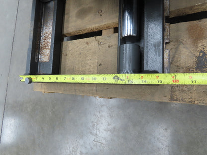 Raymond 1068430/011 Forklift Mast 250" 3-Stage Tilt Class 2 4000lbs Cap 425C40TT