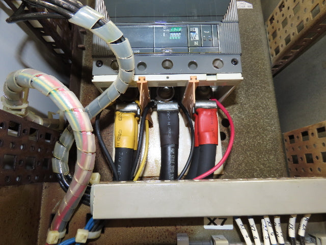 ABB ACS800-U4-0270-5+E210+P901 VFD Variable Speed AC Drive 250Hp 480V 3Ph