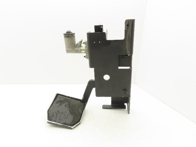 Caterpillar Stand-Up Forklift Brake Pedal & Bracket Assembly Off NRR40