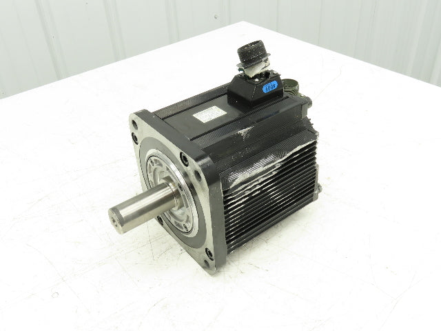Yaskawa SGMGH-44QCA61 AC Servo Motor 4.4kw 1500 RPM 400VAC  *Broken Plug