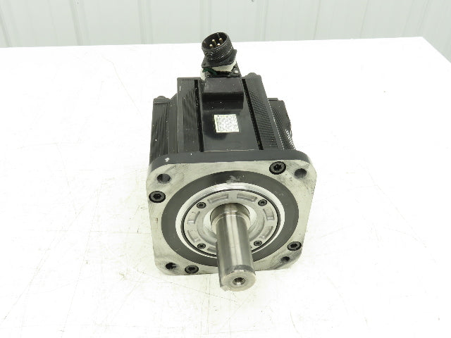 Yaskawa SGMGH-44QCA61 AC Servo Motor 4.4kw 1500 RPM 400VAC  *Broken Plug