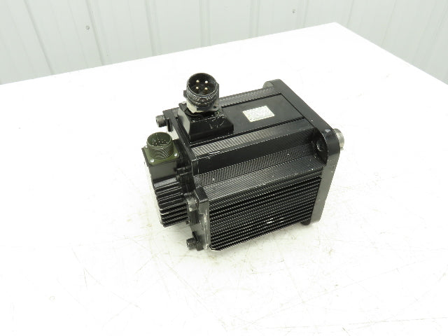 Yaskawa SGMGH-44QCA61 AC Servo Motor 4.4kw 1500 RPM 400VAC  *Broken Plug