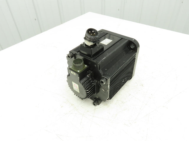 Yaskawa SGMGH-44QCA61 AC Servo Motor 4.4kw 1500 RPM 400VAC  *Broken Plug