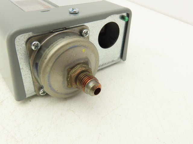 Johnson Controls P170AA-2 SPST Pressure Control Switch Single Pole 150 psi