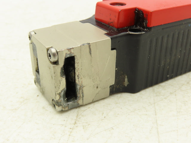 Euchner STA1A-538A024MFC2243 Safety Guard Lock Safety Switch 230VAC/24VDC 4A