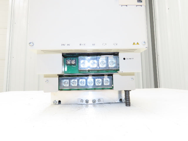 Yaskawa SGDV-370D01A SERVOPACK AC Drive 15kW 0-480V 0-300Hz 3Ph Out 380-480V In