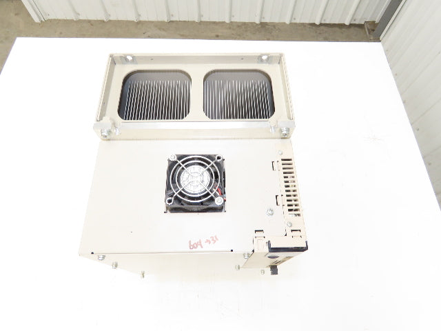 Yaskawa SGDV-370D01A SERVOPACK AC Drive 15kW 0-480V 0-300Hz 3Ph Out 380-480V In