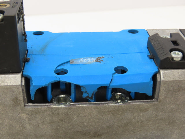 Festo MDH-5/2-D-3-FR-M12-C Pneumatic Solenoid Valve 5/2 Way W Manifold Lot of 2