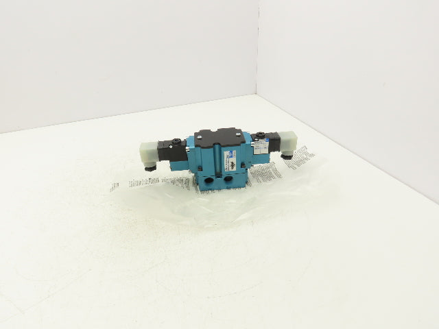 MAC 6542B-241-PM-610JC Pneumatic Valve 3 Pos 4-Way Open Center 1/2" NPT Base