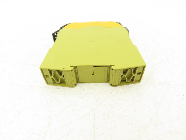 Pilz 751134 Safety Relay PN0Z S4 C  Series 48-240 VAC/DC 3N/O 1N/C