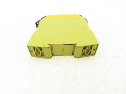 Pilz 751134 Safety Relay PN0Z S4 C  Series 48-240 VAC/DC 3N/O 1N/C