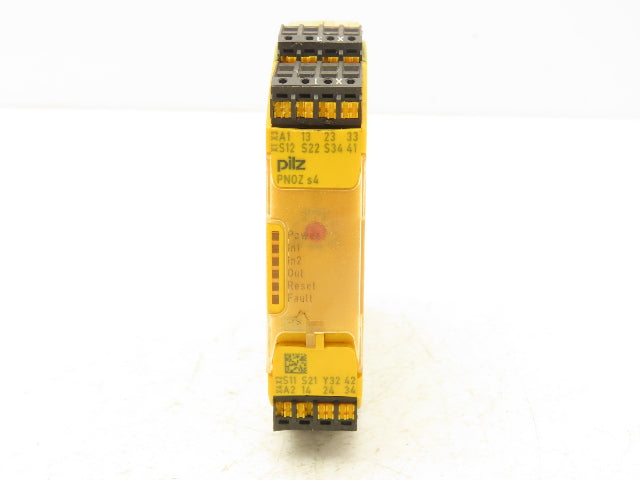Pilz 751134 Safety Relay PN0Z S4 C  Series 48-240 VAC/DC 3N/O 1N/C