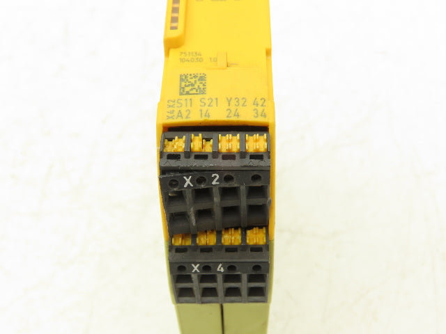 Pilz 751134 Safety Relay PN0Z S4 C  Series 48-240 VAC/DC 3N/O 1N/C