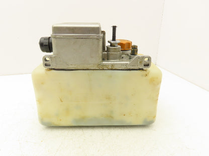Showa YMB3-5 Automatic Oil Lubricator Pump 4-Liter Tank 110V 5-Min Cycle