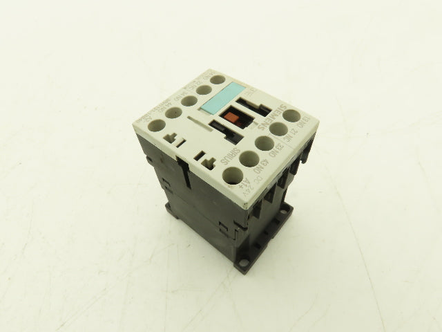 Siemens 3RH1131-1BB40 Contactor Relay 24V Coil 600V 3 NO 1 NC Lot of 8