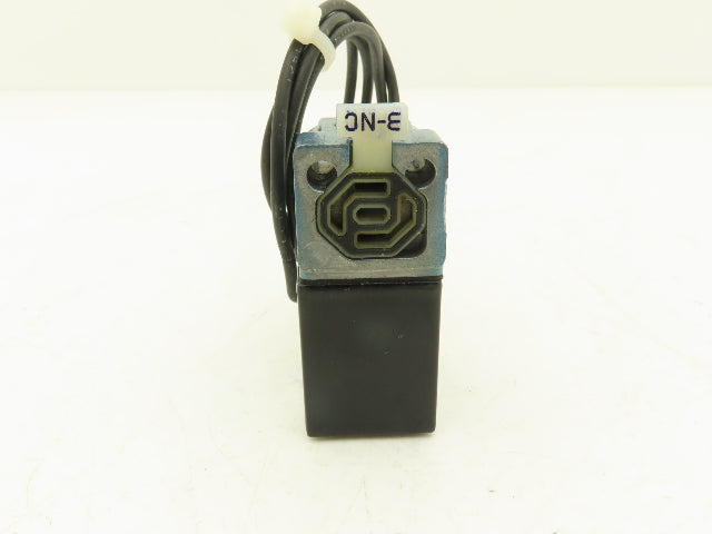 Mac 130B-501BAAA Pneumatic Solenoid Valve 150PSI 6W 24VDC  Lot of 2