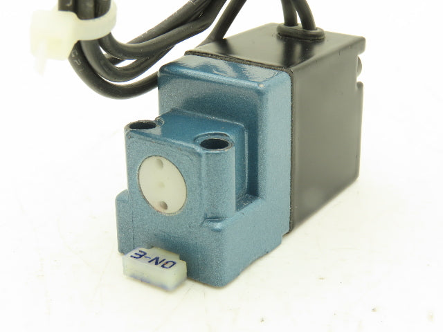 Mac 130B-501BAAA Pneumatic Solenoid Valve 150PSI 6W 24VDC  Lot of 2