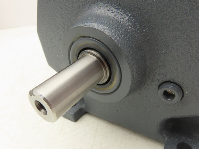 Boston Gear F832B-5.7S-B5 Inline Helical Reducer 5.54:1 Gearbox 316rpm 2.9Hp 56C