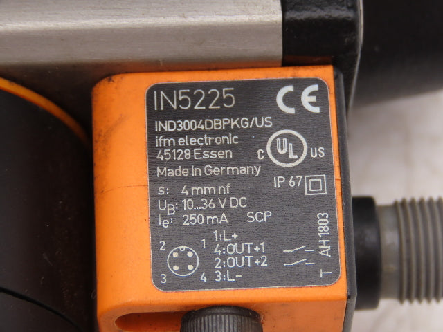 BEE DAD42.1-SW11-F03/F05-F 1/4 Turn Actuator w/ AKP 964 1/2" NPT Ball Valve
