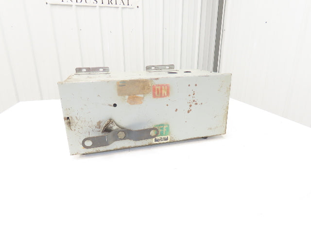 Crouse Hinds Co Fusible Busway Disconnect Switch Bus Plug 100A 240VAC 3PH 3W