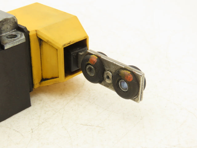 Pilz PSEN me1M /1AS Mechanical Safety Guard Switch 24VAC/DC Right Hand Key Entry