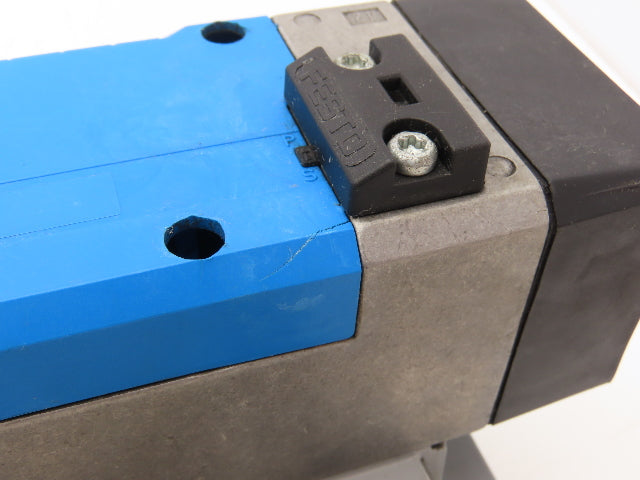 Festo MDH-5/2-D-3-FR-M12-C Pneumatic Solenoid Valve 5/2 Way W Manifold Lot of 2