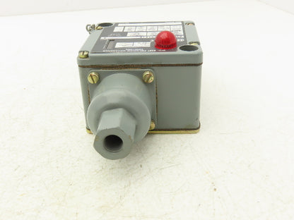Allen Bradley 836T-D452J Ser A Pressure Difference Control Switch 5-40PSI 600V
