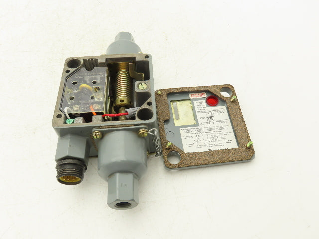 Allen Bradley 836T-D452J Ser A Pressure Difference Control Switch 5-40PSI 600V