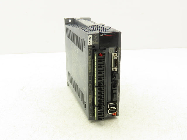 Mitsubishi MDS-EJH-V1-10 AC Servo Drive Unit 0.6kW 1.5A 3Ph 323V 0-360Hz Output