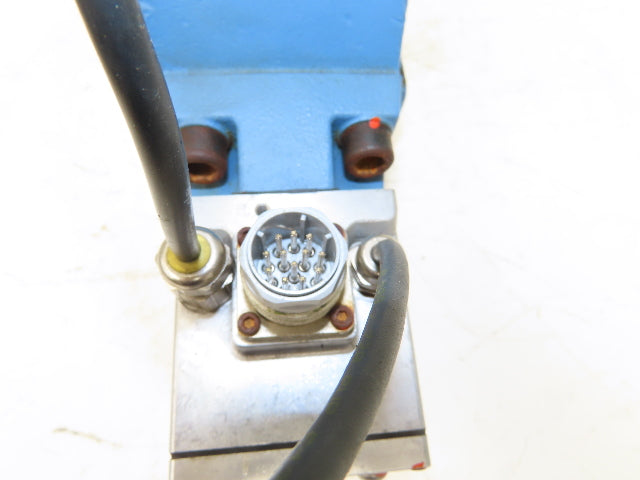 MOOG D684Z4815G Hydraulic Servo Directional Valve Analog Interface 350 Bar