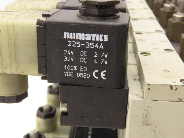 Numatics C12BB4004026Y61 Pneumatic Solenoid Valve 8-Station Manifold 24VDC