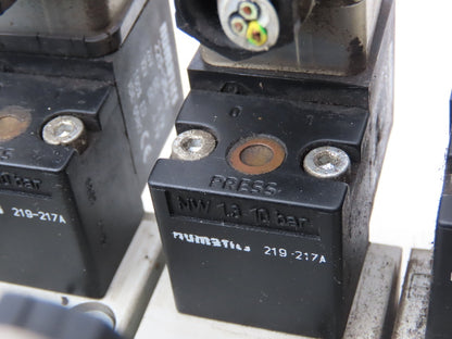 Numatics C12BB4004026Y61 Pneumatic Solenoid Valve 8-Station Manifold 24VDC