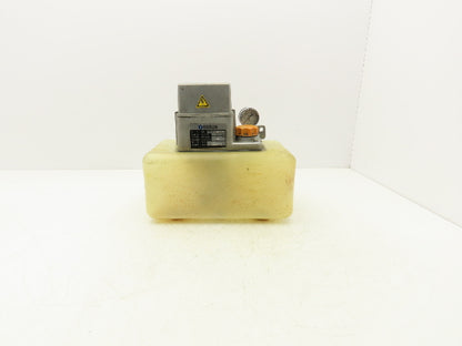 Showa LCB4 8210-1 Lubrication Oil Pump Machine Oiler 6L Tank 0.1 L/Min 200V