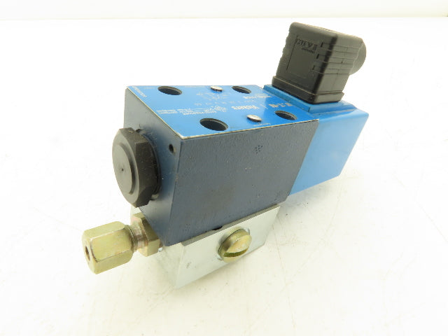 Vickers DG4V 3 2A M U H7 60 Directional Valve w/4-Port D03 Hydraulic Manifold