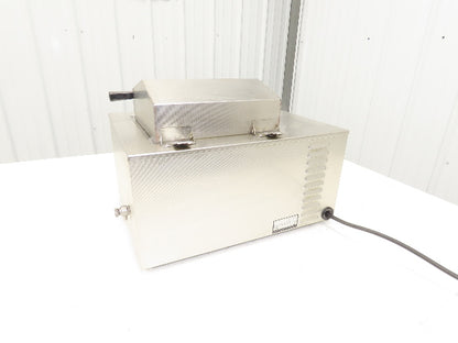 Memmert Oil Bath One7 Laboratory Oil Bath DIN 115VAC 200 Deg Celsius 7 Liter
